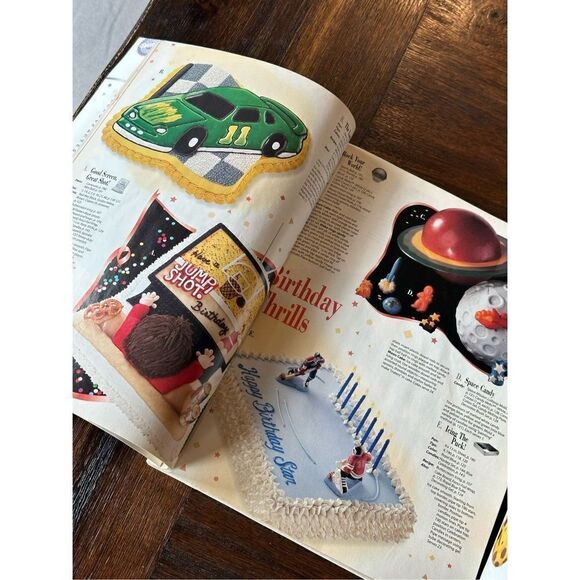 Vintage Wilton cake pan and year 2000 Cake decorating book - Picture 10 of 14
